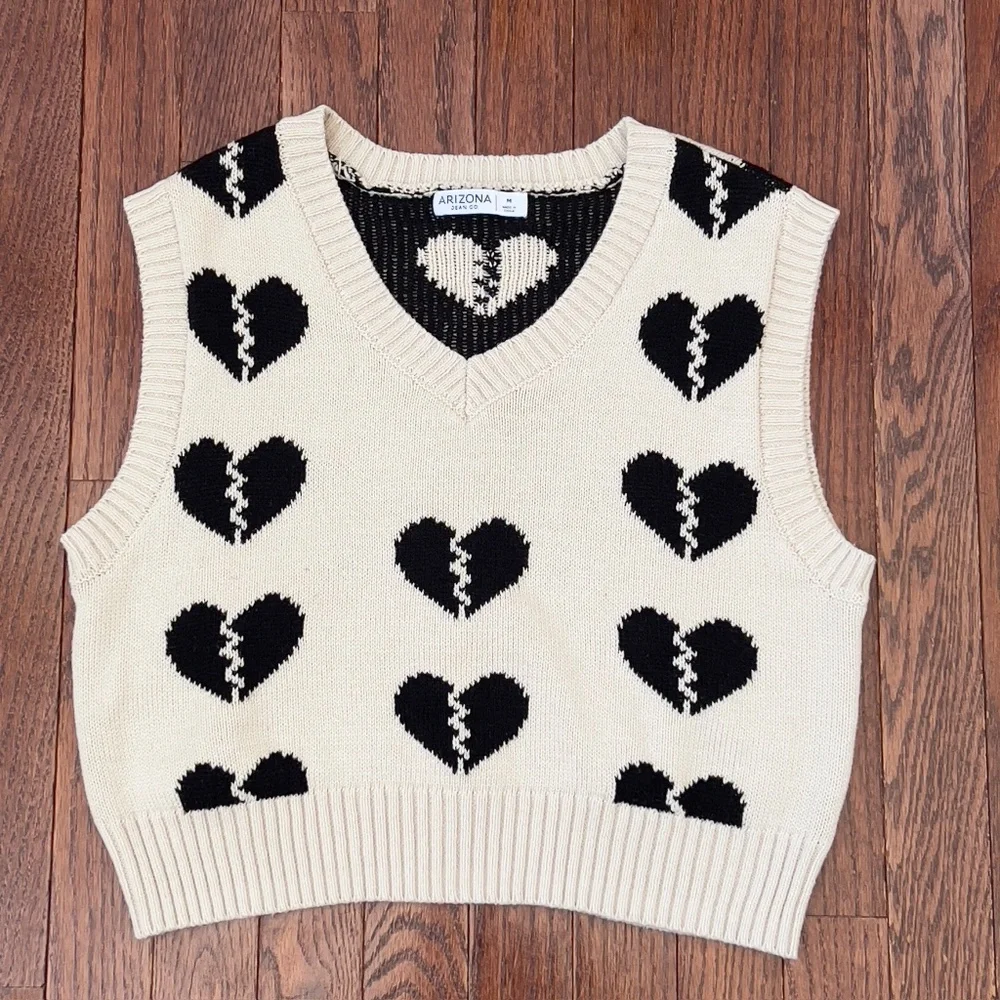 Arizona Jean Company Cream and Black V-neck Sweater With Broken Hearts, Size Med - Picture 6 of 8